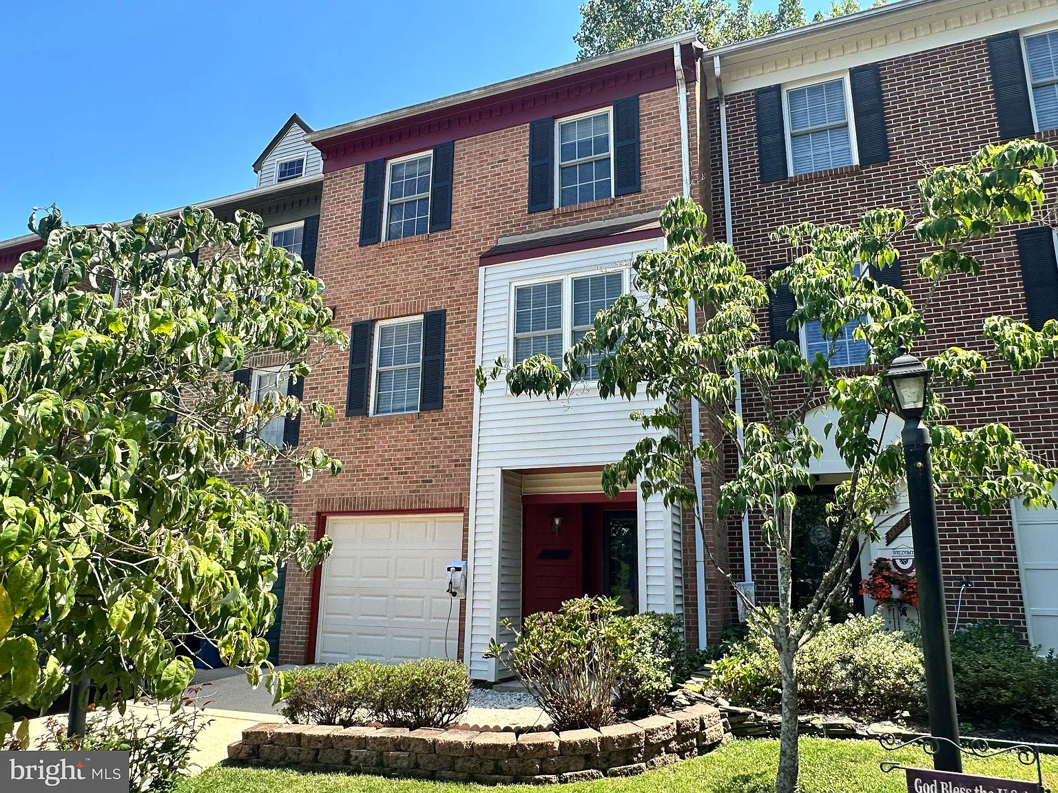 3 bed, 4.0 bath, 1536 sqft, $3,400 — Photo 1
