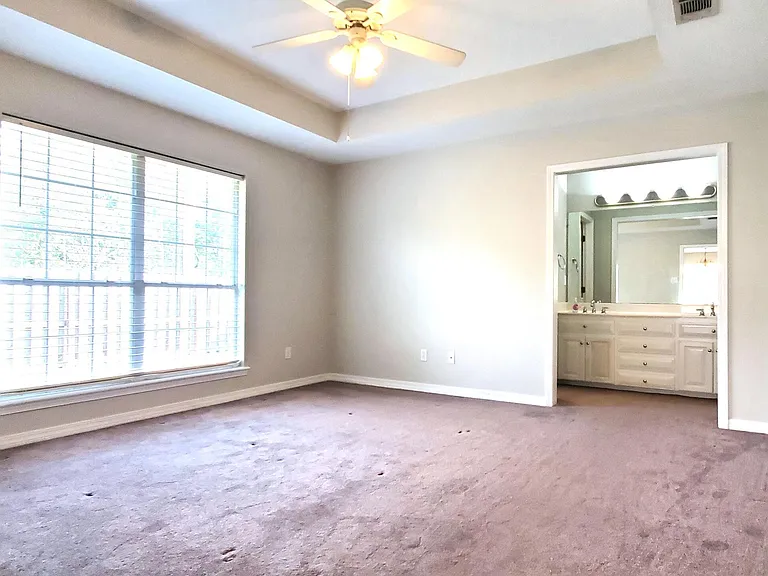 4006 Meadow Oak Ln — Photo 7