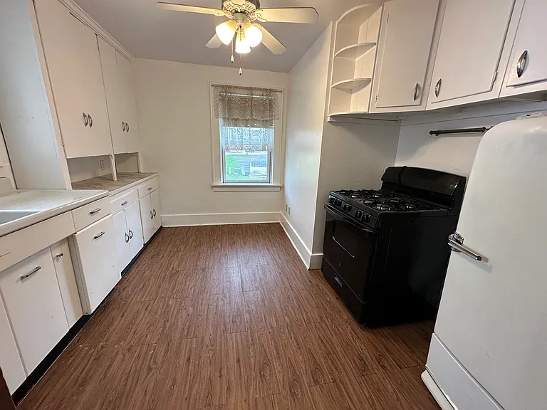 103 E Park Ln — Photo 3