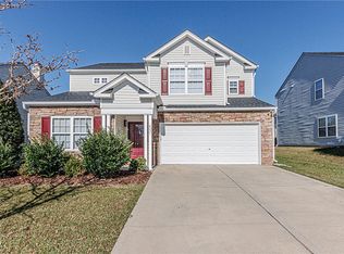 8021 Wesley Farm Dr, Raleigh, NC 27616