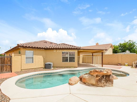 4th image of 10537 W Louise Dr