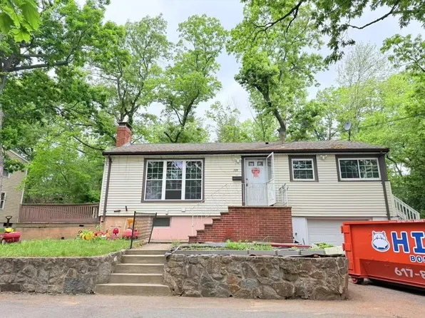 109 Bartlett St, Quincy, MA 02169