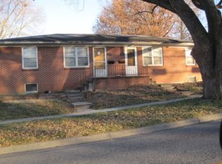 1040 S 40th St #2, Lincoln, NE 68510
