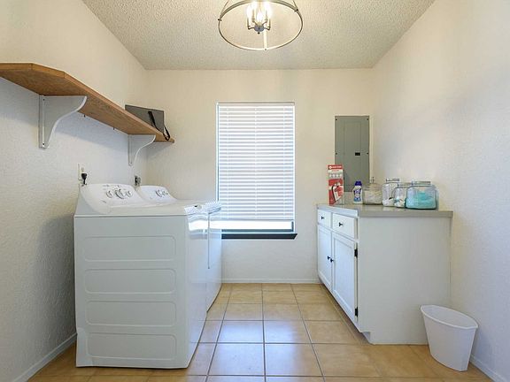 5th image of 588 Lacey Dr