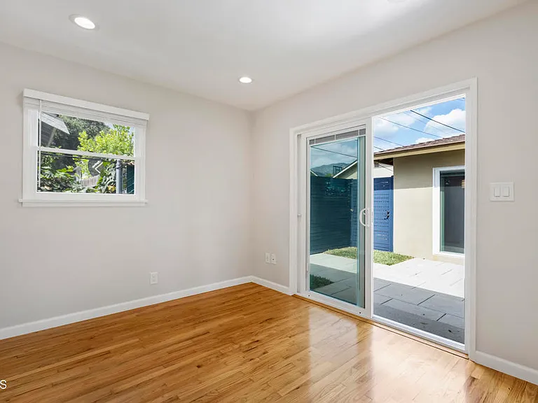 420 Violet Ave — Photo 18