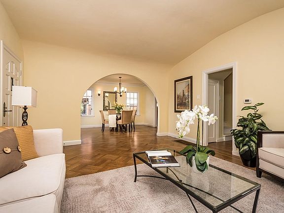 3rd image of 305 Sequoia Ave