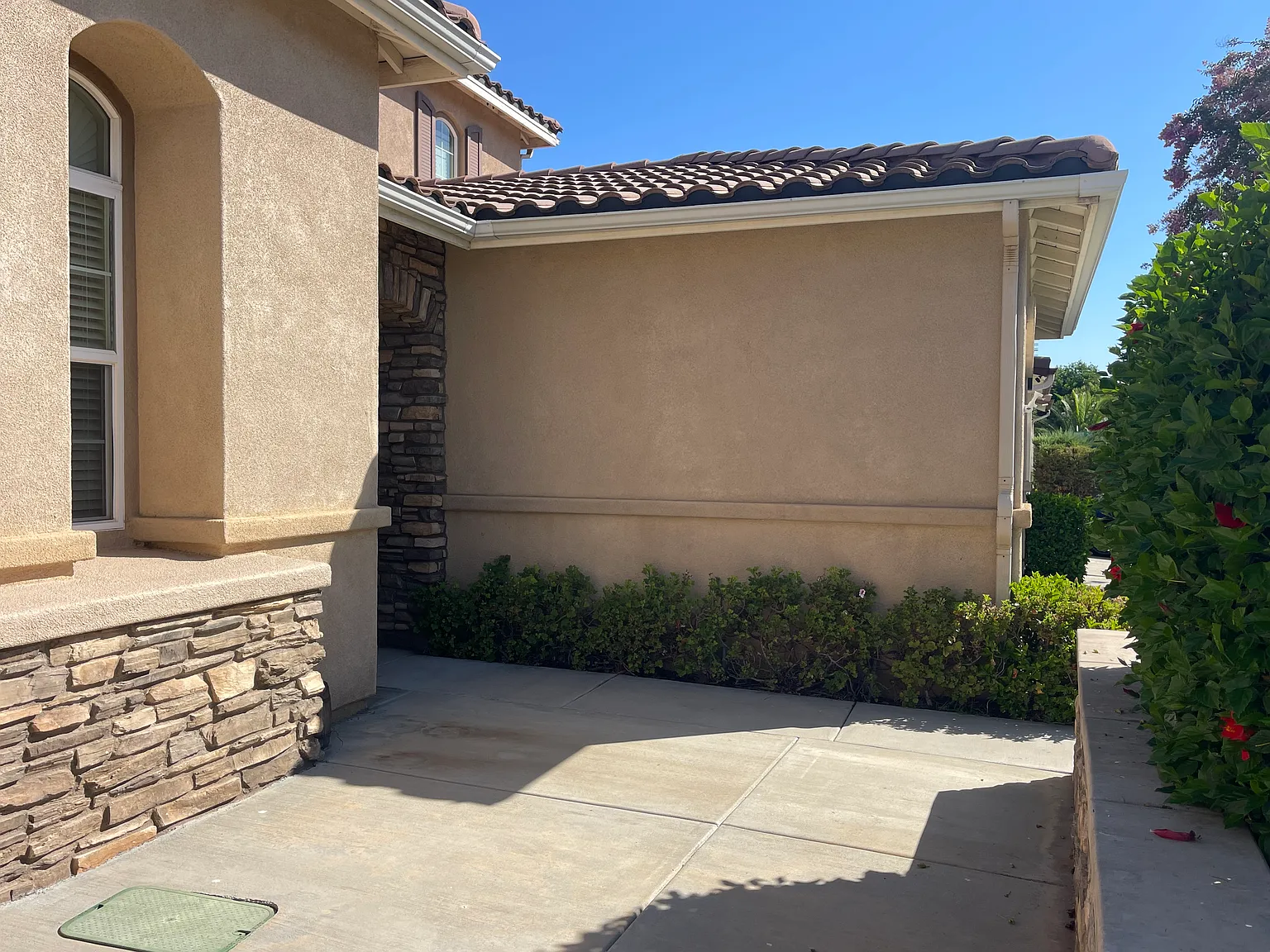 5 bed, 2720 sqft, $3,500 — Photo 4