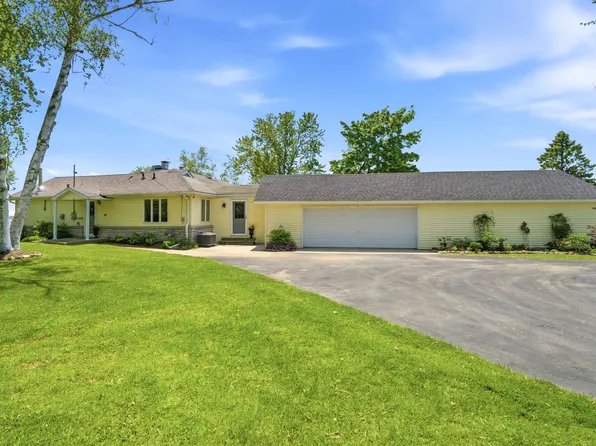 W6093 N Bay Ct, Shawano, WI 54166