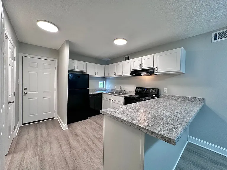 The Hammond Apartments — Photo 93