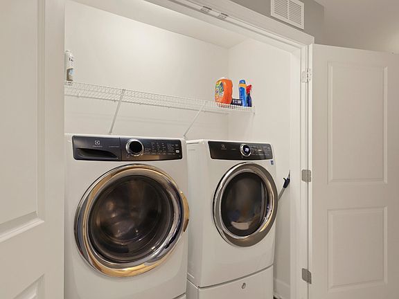 4th image of 9729 Tealbriar Dr #256
