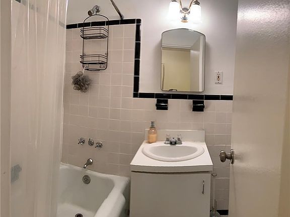 3rd image of 2 Sadore Ln APT 6R