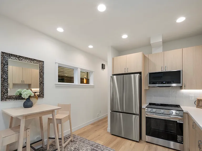 B1004 N 48th St — Photo 11