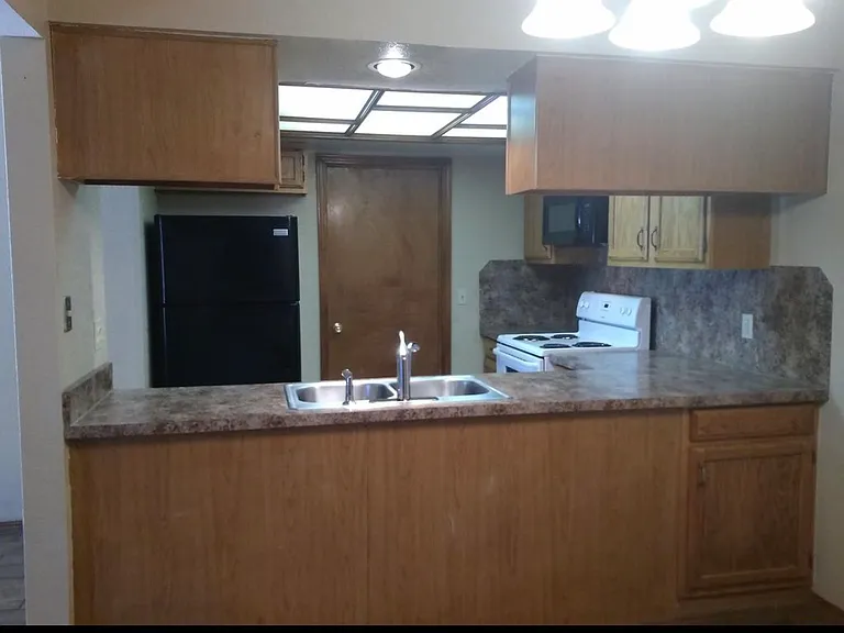 14115 Fairhill Ave — Photo 4