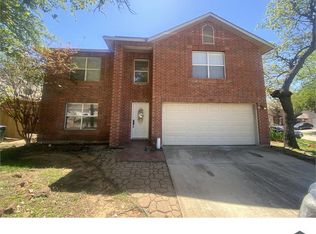 2001 Barton Springs Dr, Corinth, TX 76210