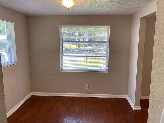 5th image of 1523 W 29th St