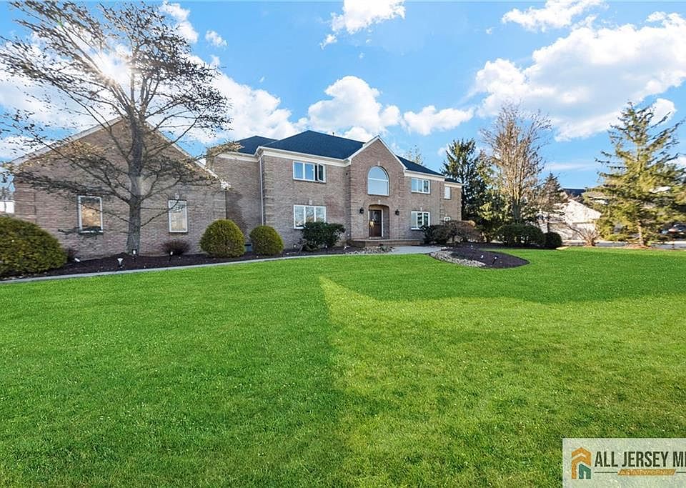 1st image of 21 Drinking Brook Rd