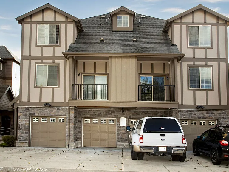 7894 NE Miriam Way — Photo 21
