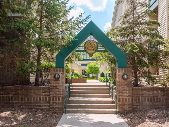 7618 York Ave S APT 1311, Edina, MN 55435