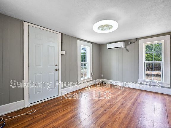 2nd image of 304 Bryan St #B