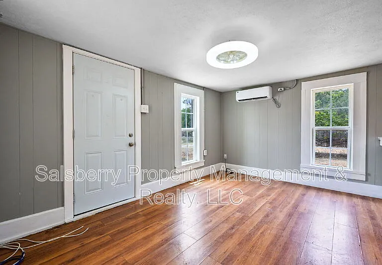 304 Bryan St #B — Photo 2
