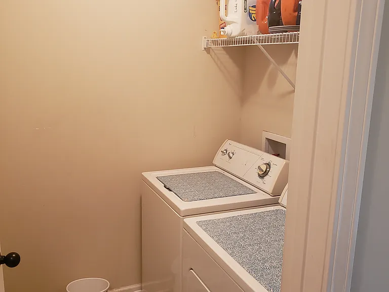 Grove Landing Cir — Photo 5