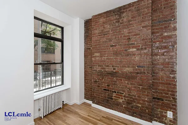 Rented by LC Lemle Real Estate Group | media 20