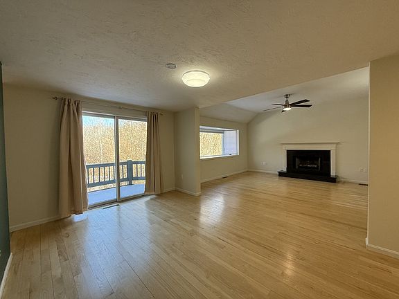 4th image of 35 Lebeaux Dr