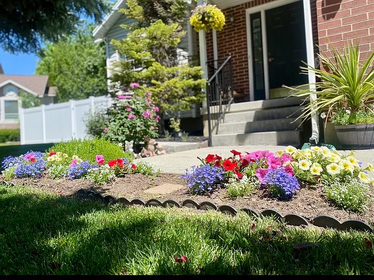 655 E Abbottsford Ln — Photo 1