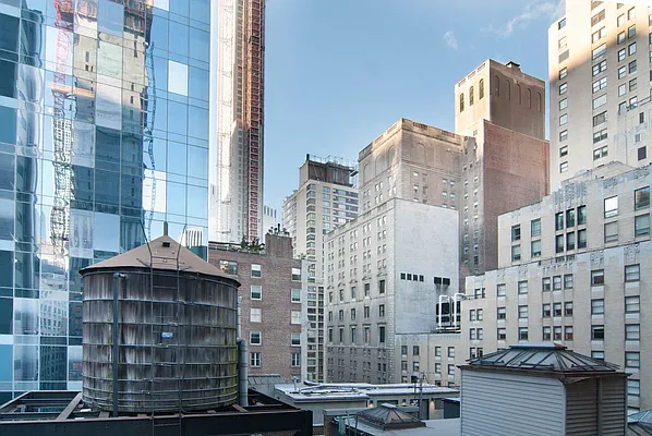 Rented by WAM Partners - William Moses Co. | media 21