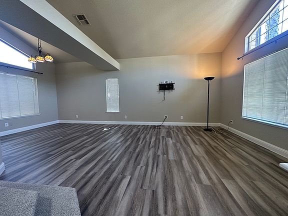 4th image of 1318 Foxhollow Way