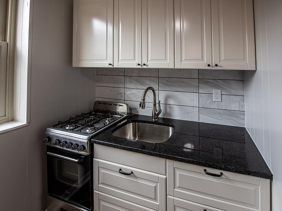 1st image of 815 Race St APT 3