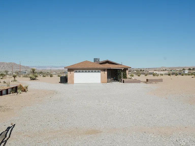 1381 Soledad Ave — Photo 3