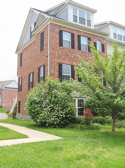 1st image of 210 Redland Blvd