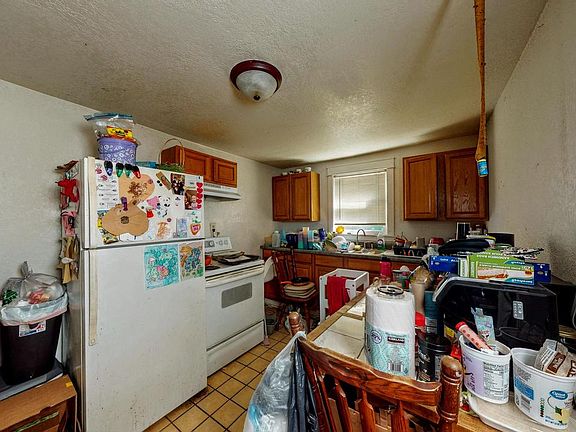 3rd image of 709 S Main STREET