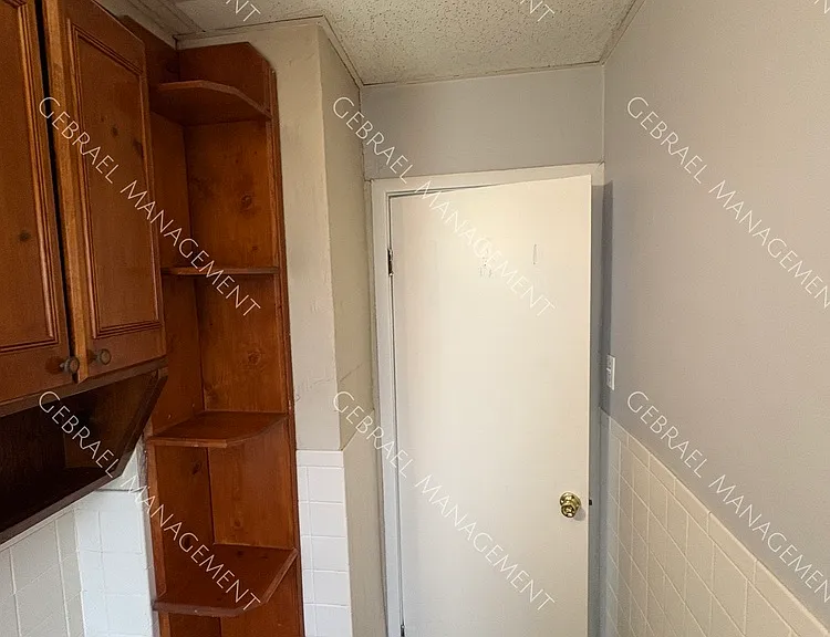 743 Neubert Ave — Photo 5