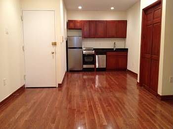 3rd image of 100 Charlton St APT 11