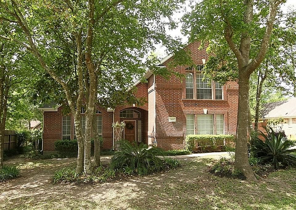 2nd image of 808 Woodland Ln