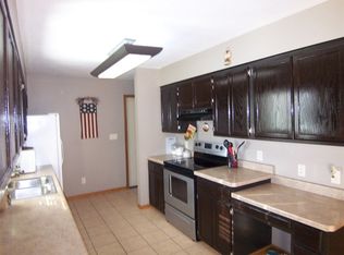 935 Church St SW, Hutchinson, MN 55350