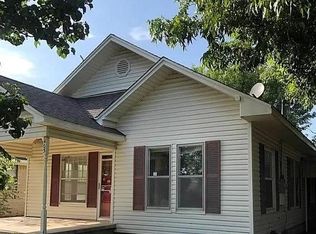 405 W Choctaw St #A, Lindsay, OK 73052