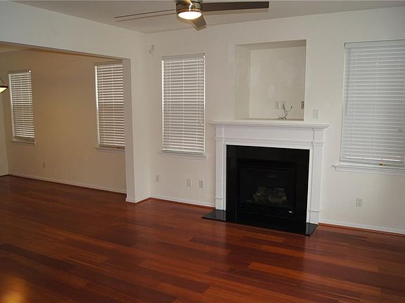3rd image of 808 Telfair Pl