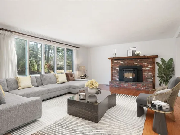 324 East St, Duxbury, MA 02332