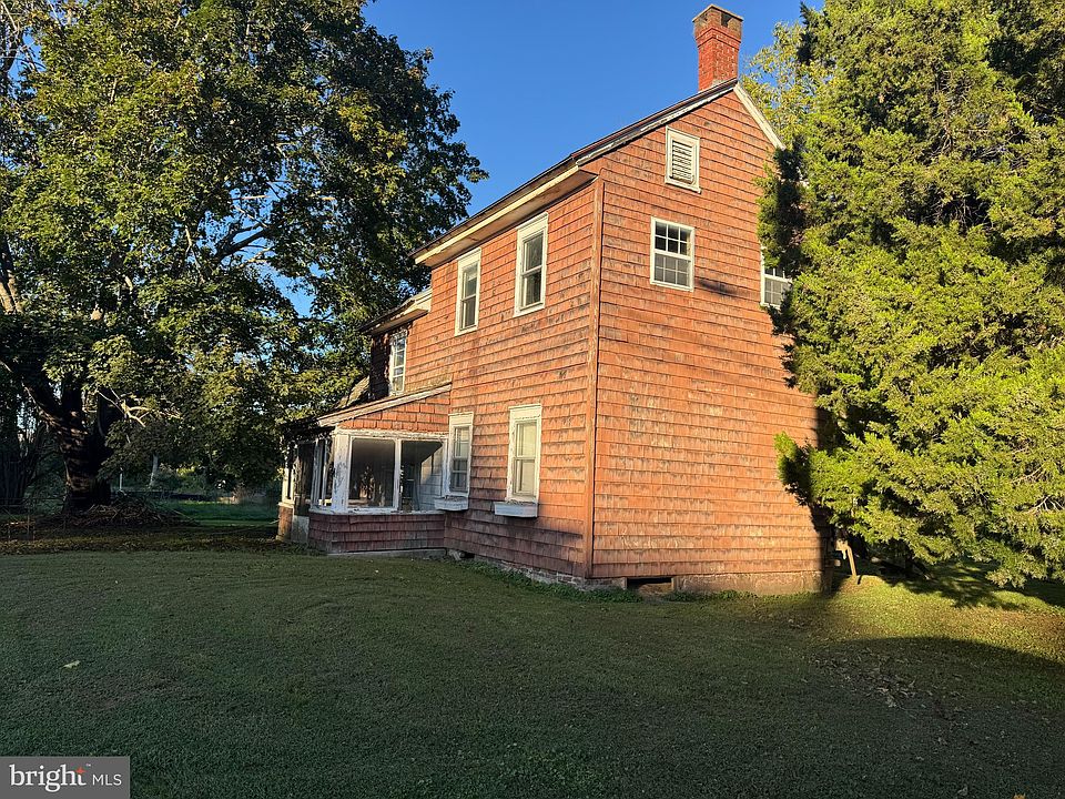 2nd image of 413 S Main St