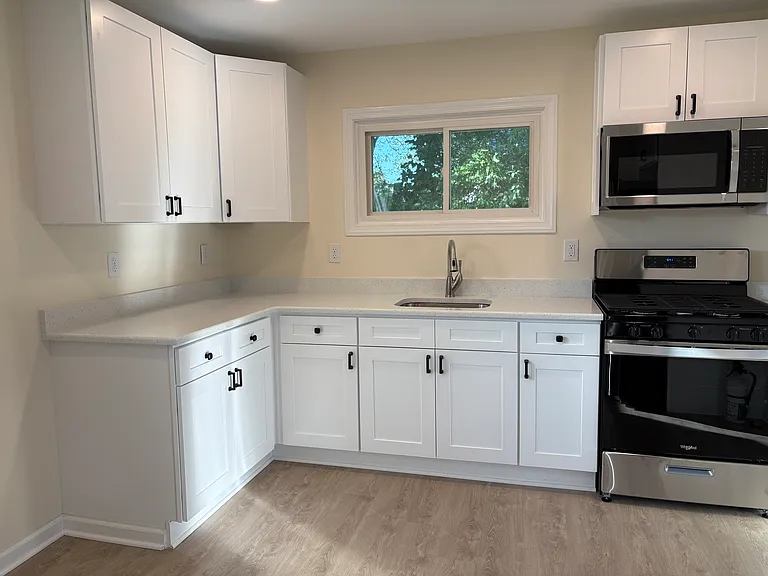 27 Yorktown Rd — Photo 8