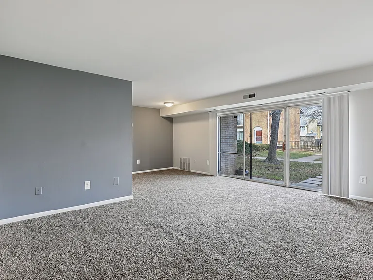 Summerlyn Apartments — Photo 5