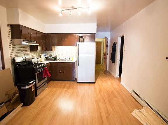 3rd image of 1473 W Erie St APT 01F