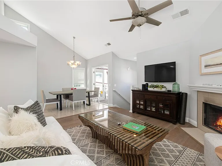 608 Poinsettia Ave #B — Photo 6