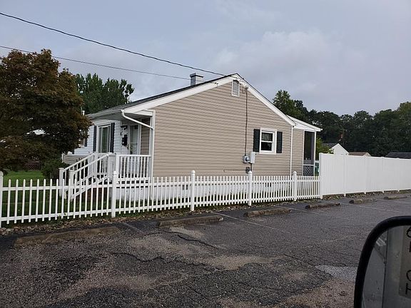 2nd image of 6 Aspenwood Dr