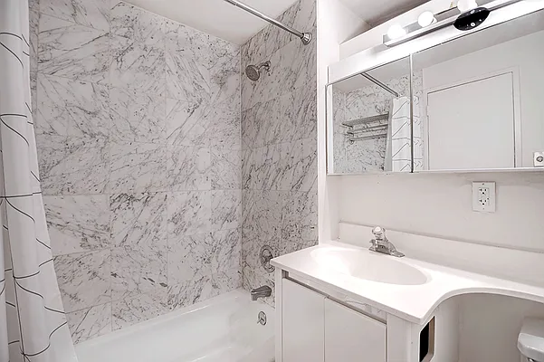 Rented by Urbane Brokerage | media 8