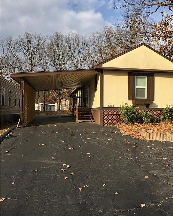 1st image of 1522 Carriage Way
