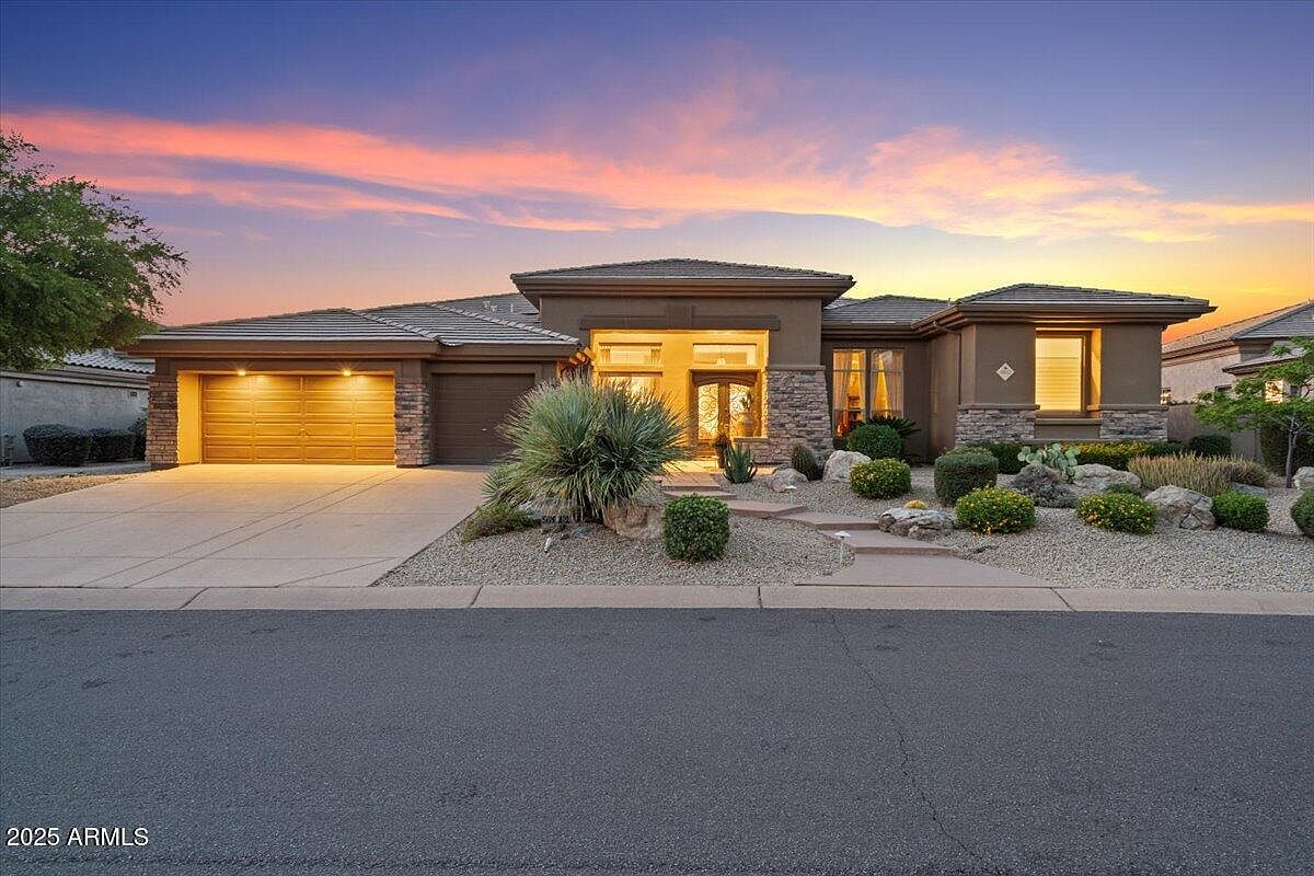 9812 E ROADRUNNER Drive